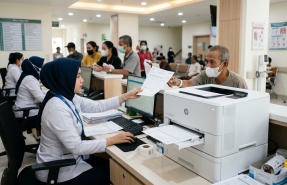 sewa printer rumah sakit menggunakan printer HP LaserJet kecepatan tinggi untuk pendaftaran pasien.